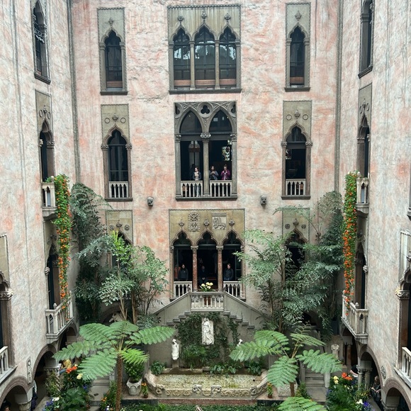 Meet your Posher, Amy: 700+ sales! 5⭐️rated seller! 4x posh party host. - Picture 7 of 10